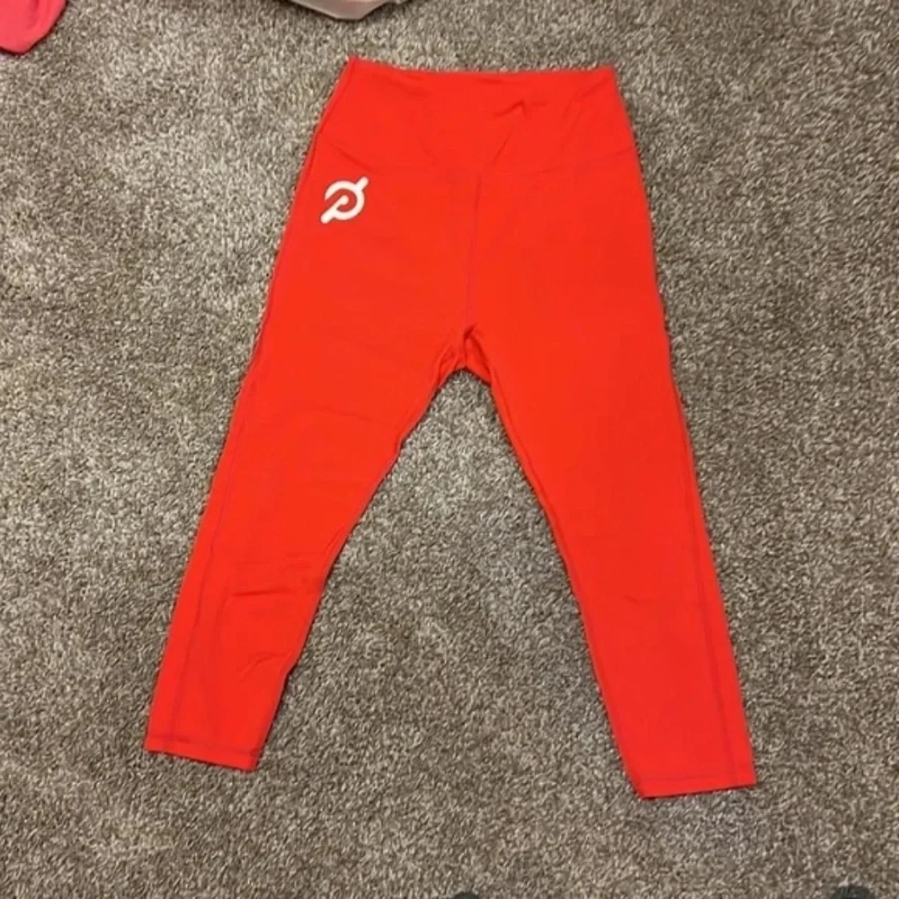 Red Logo 7/8 Leggings - Picture 3 of 7